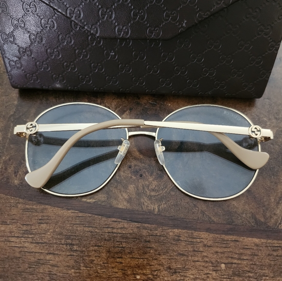 Gucci Round Frame Sunglasses Gold/Light Blue & case